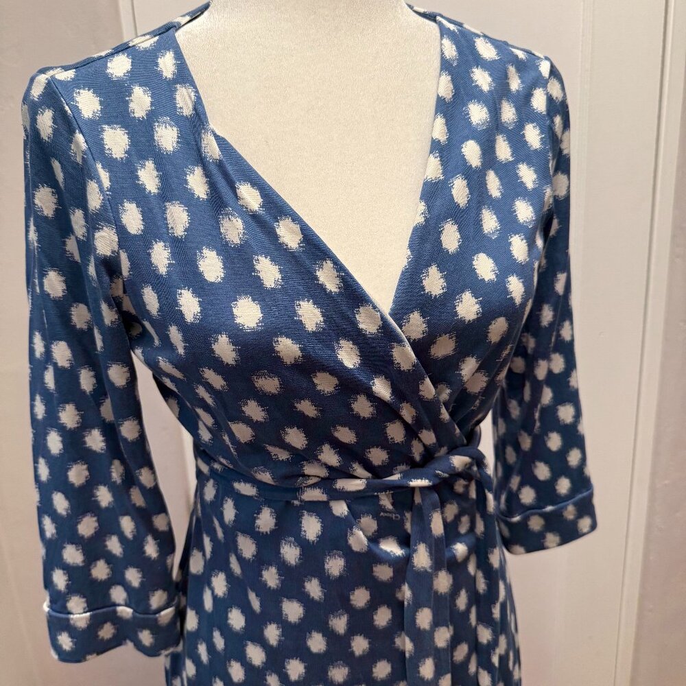 DVF New Julian two polka dot silk wrap dress size 10 authentic